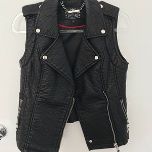 Black moto vest in faux leather Small